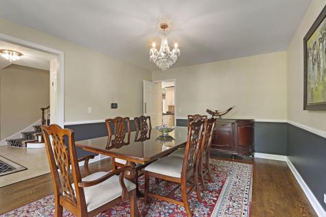 1427 Woodhill Drive Northbrook IL 60062