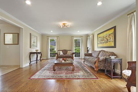 1427 Woodhill Drive Northbrook IL 60062