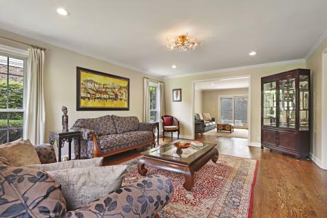 1427 Woodhill Drive Northbrook IL 60062