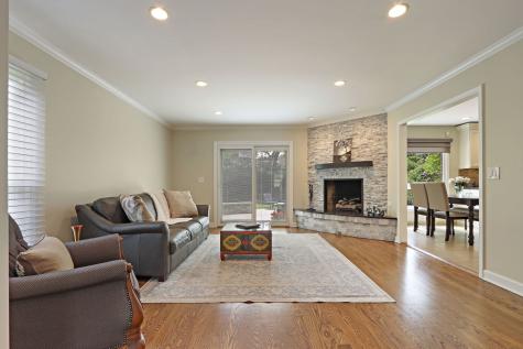1427 Woodhill Drive Northbrook IL 60062