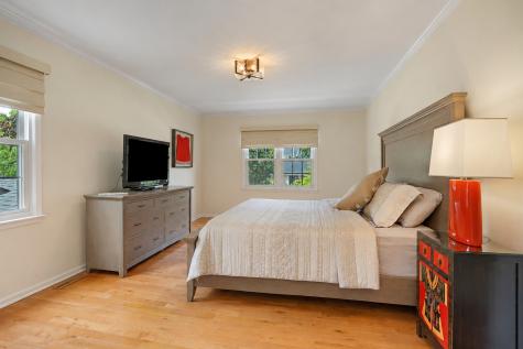 1427 Woodhill Drive Northbrook IL 60062