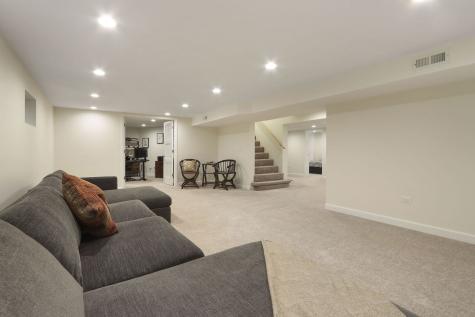 1427 Woodhill Drive Northbrook IL 60062