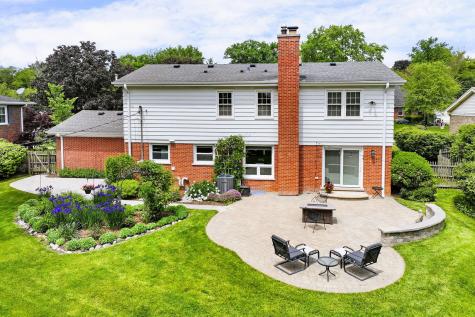 1427 Woodhill Drive Northbrook IL 60062