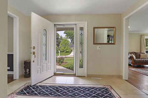 1427 Woodhill Drive Northbrook IL 60062