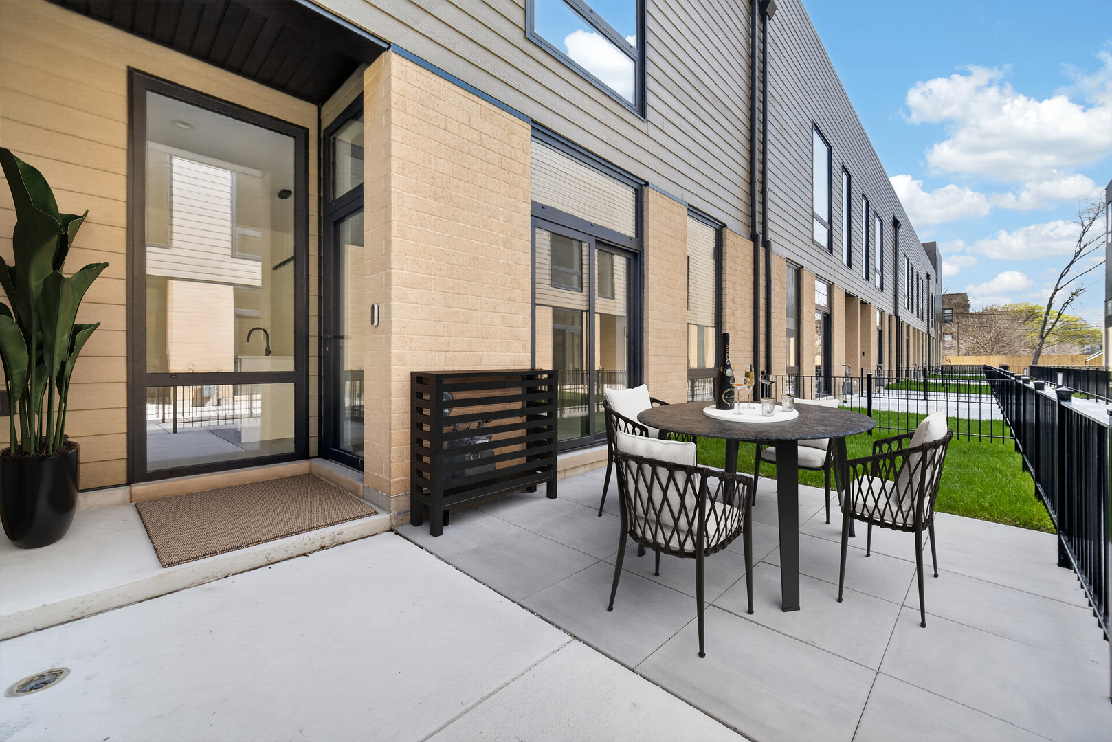 6218 South Woodlawn Avenue Chicago IL 60637
