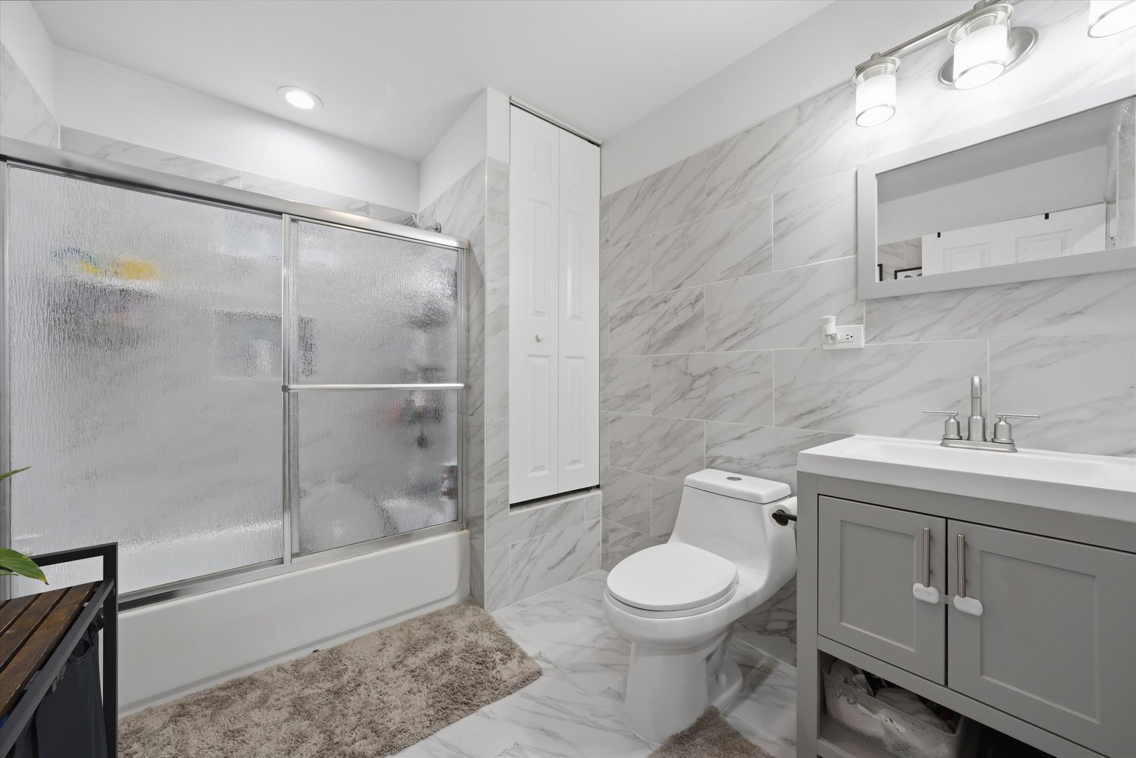 1053 West 104th Place Chicago IL 60643