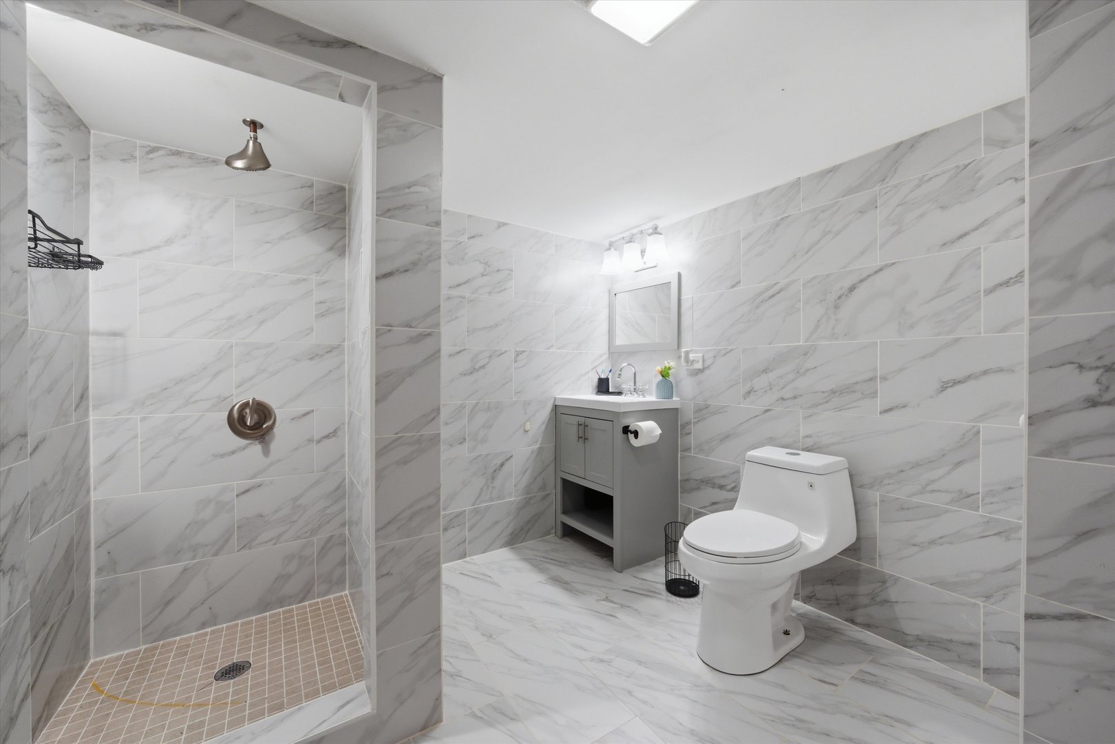 1053 West 104th Place Chicago IL 60643