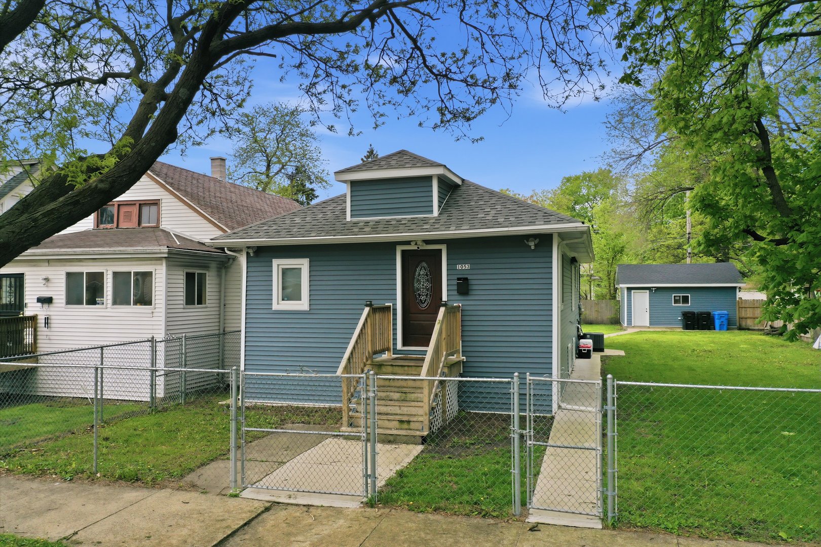 1053 West 104th Place Chicago IL 60643