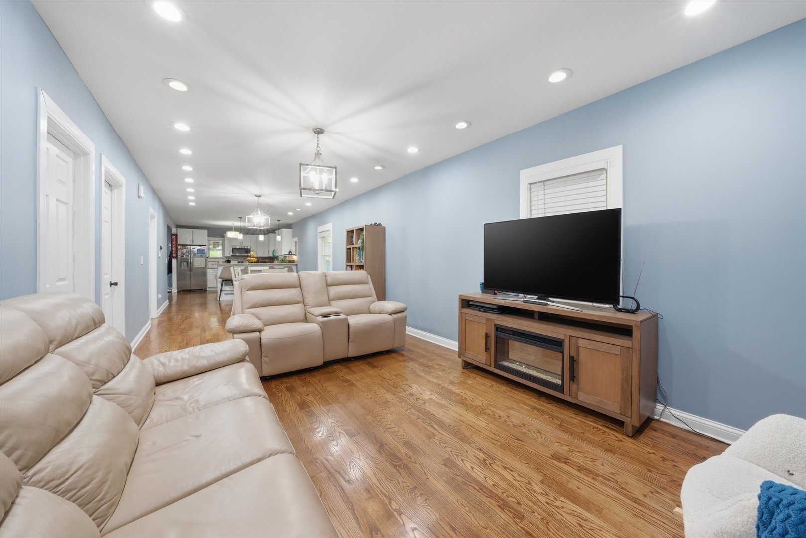 1053 West 104th Place Chicago IL 60643