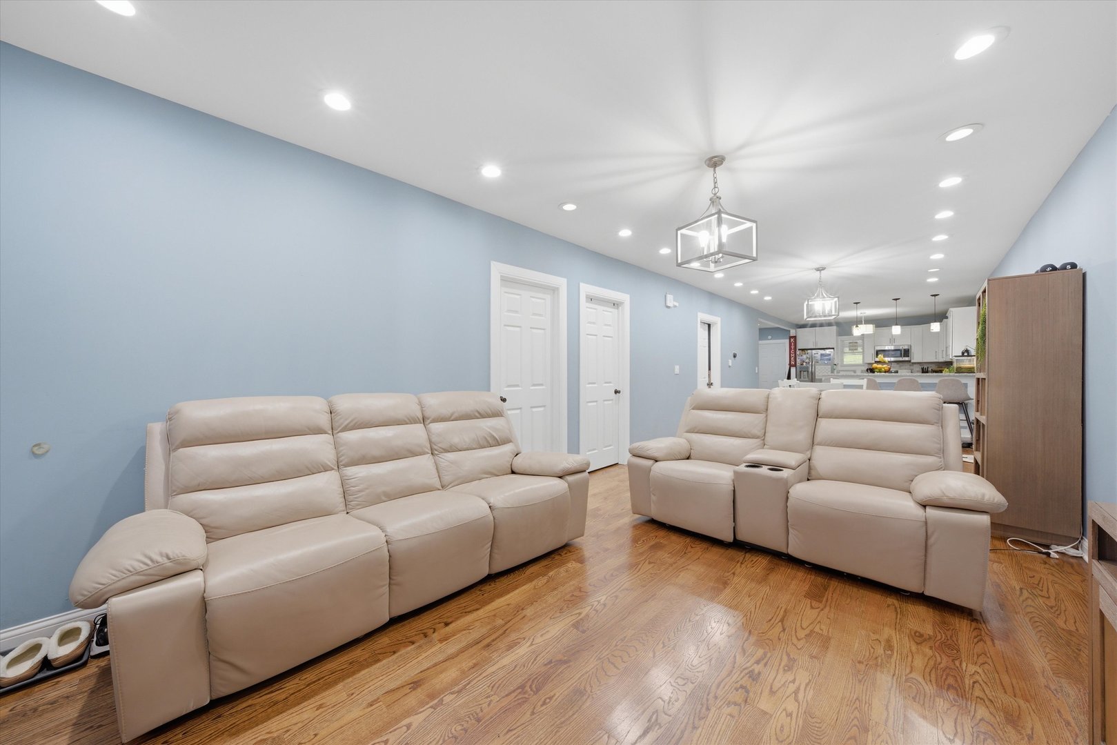 1053 West 104th Place Chicago IL 60643