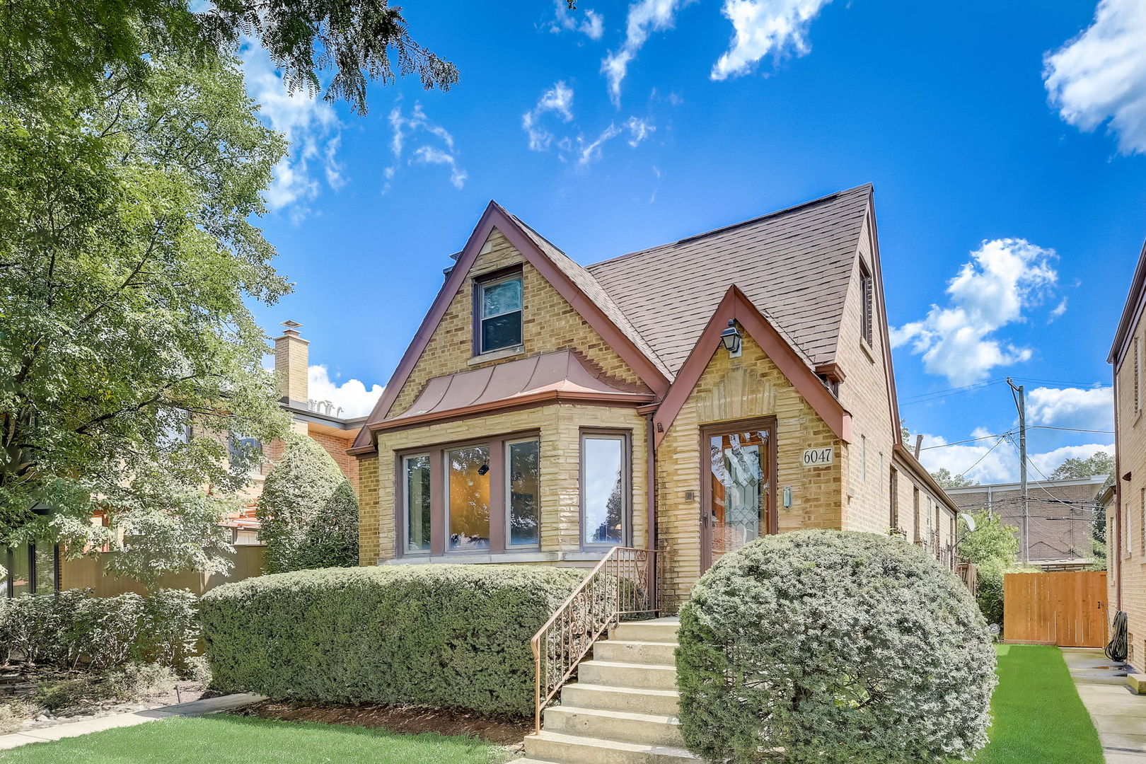 6047 North Sacramento Avenue Chicago IL 60659