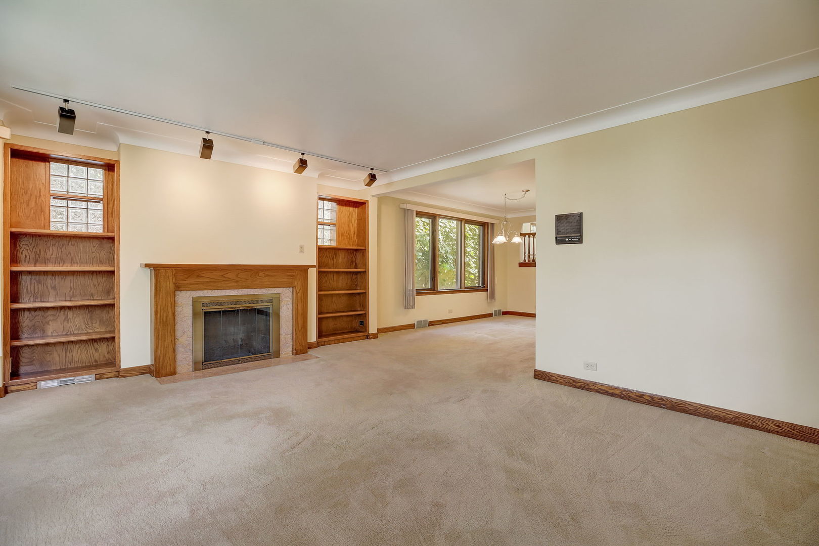 6047 North Sacramento Avenue Chicago IL 60659