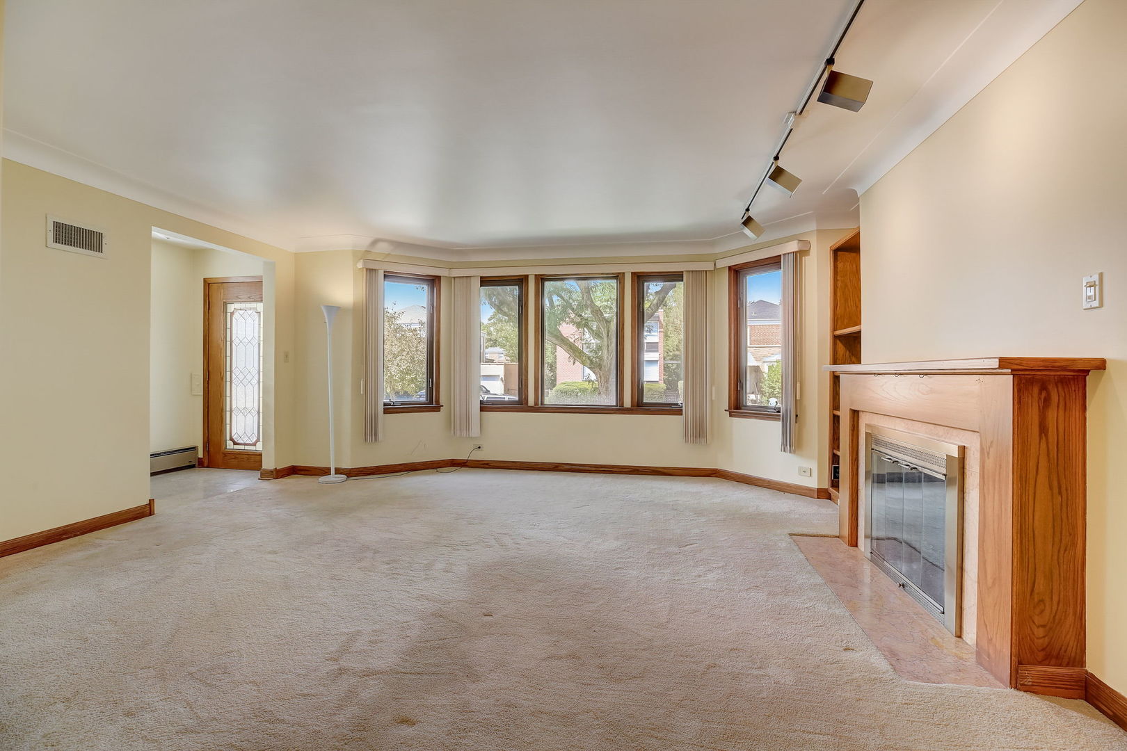 6047 North Sacramento Avenue Chicago IL 60659