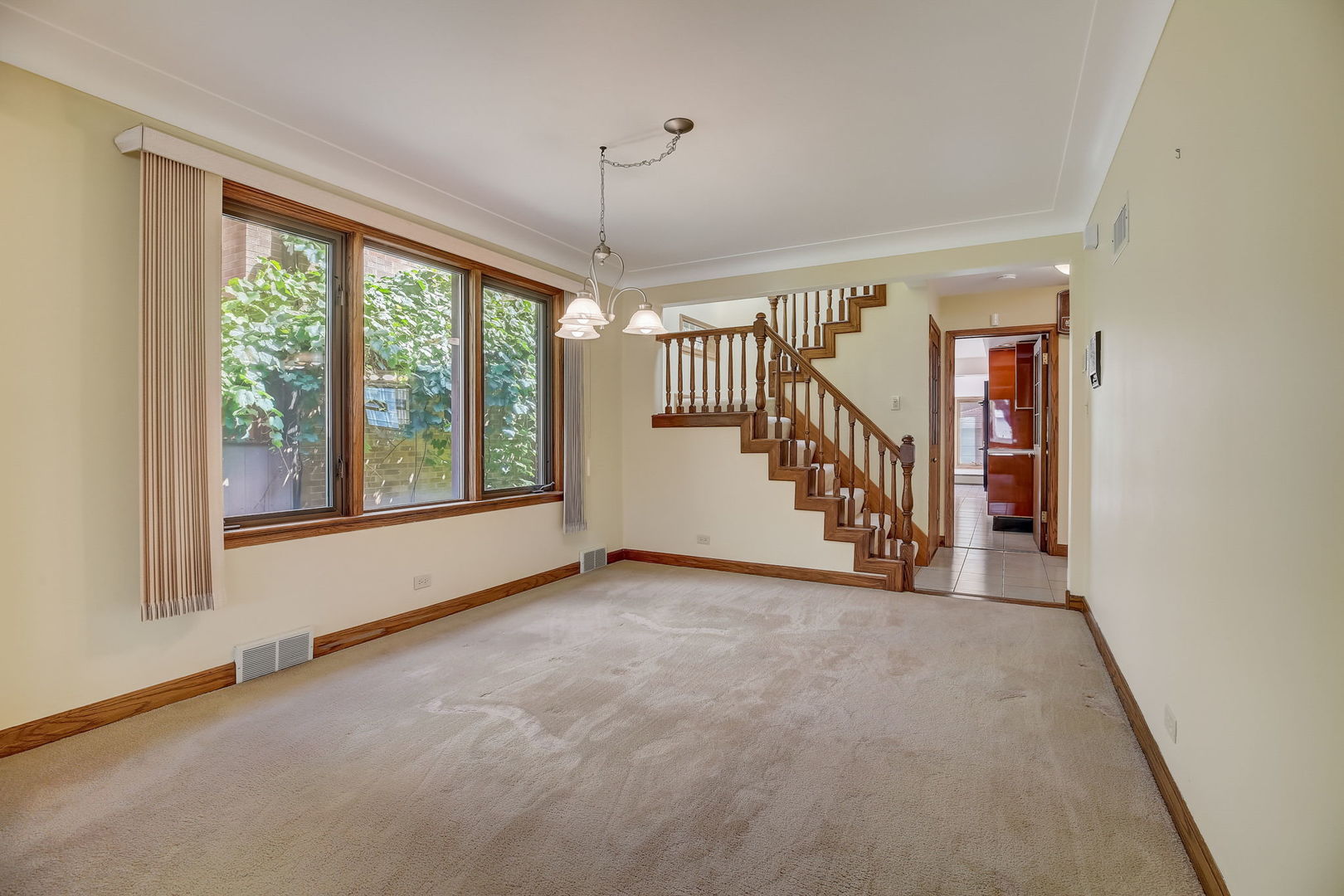 6047 North Sacramento Avenue Chicago IL 60659