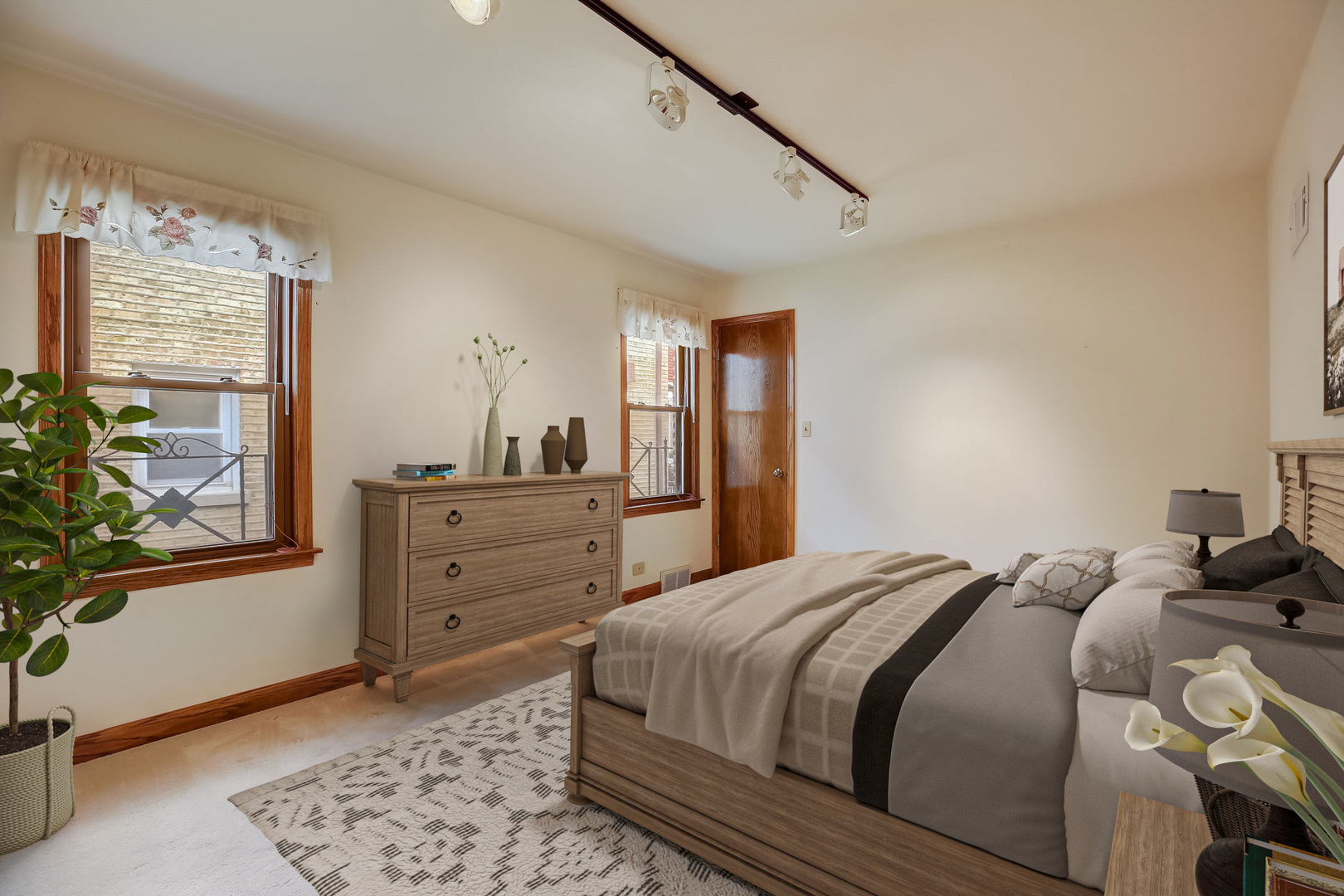6047 North Sacramento Avenue Chicago IL 60659