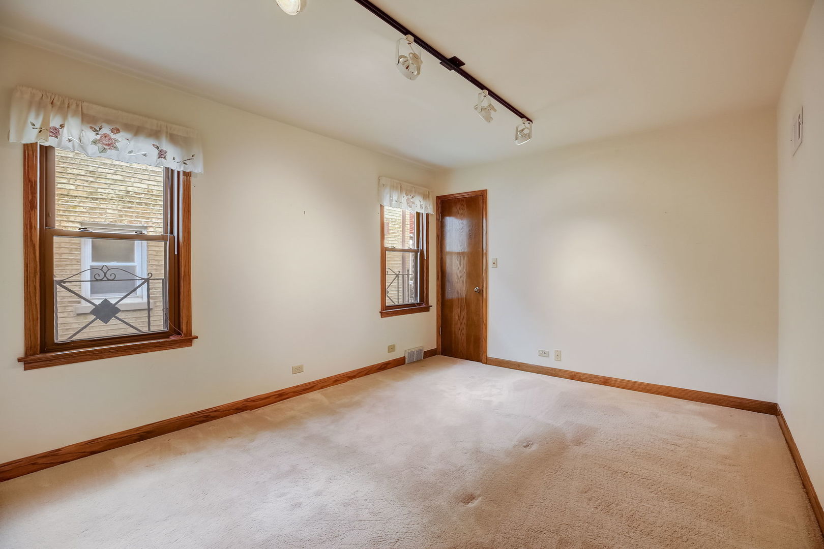 6047 North Sacramento Avenue Chicago IL 60659
