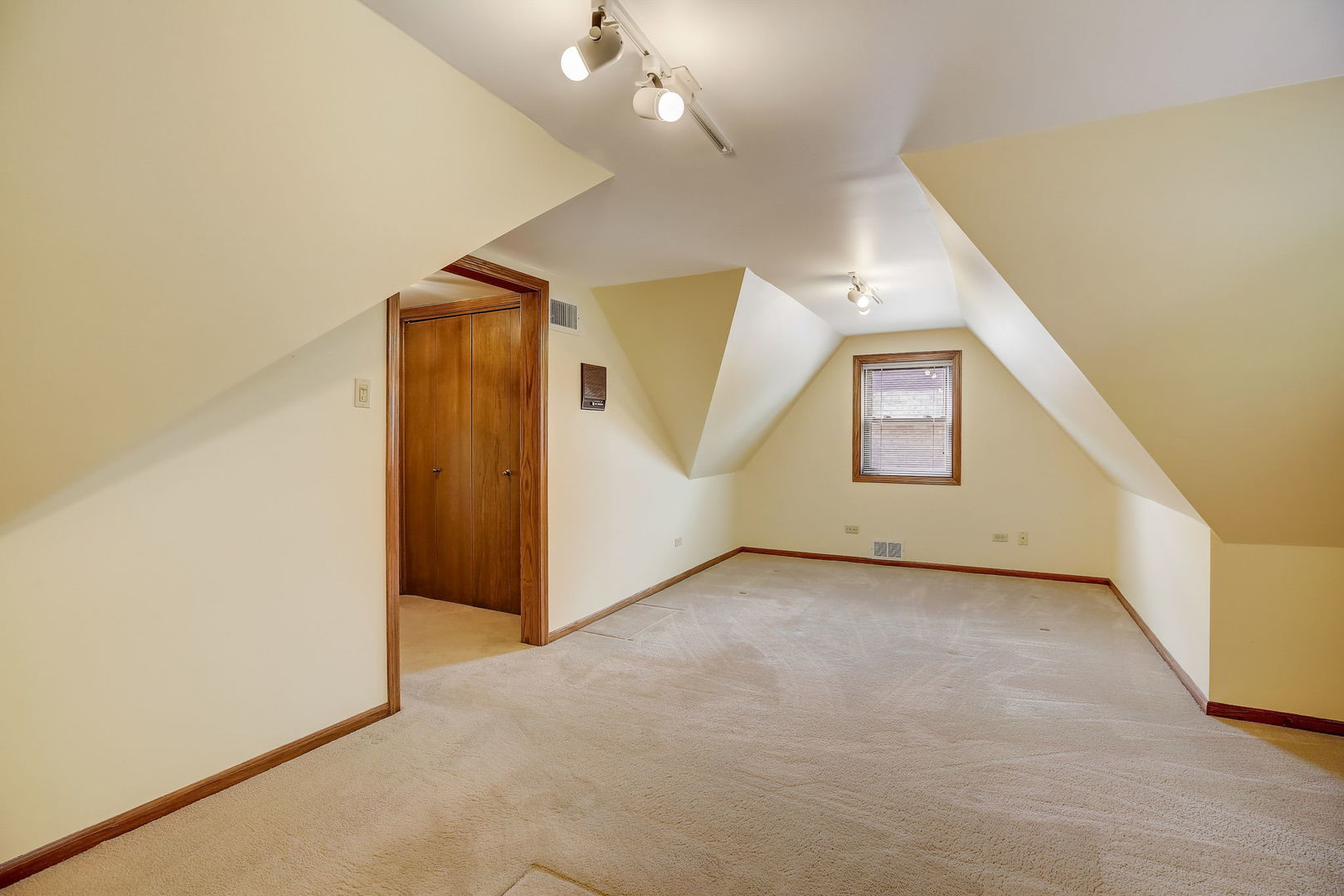 6047 North Sacramento Avenue Chicago IL 60659