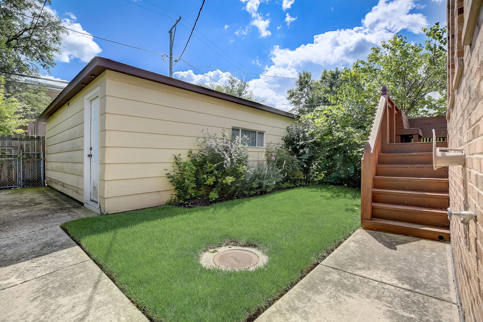 6047 North Sacramento Avenue Chicago IL 60659