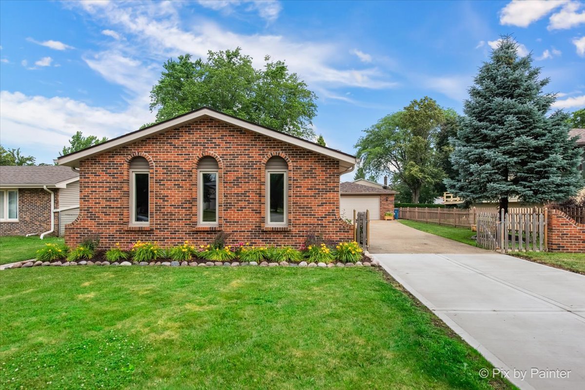 1832 West Woodland Avenue Addison IL 60101