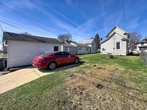 1519 42ND Street Rock Island IL 61201