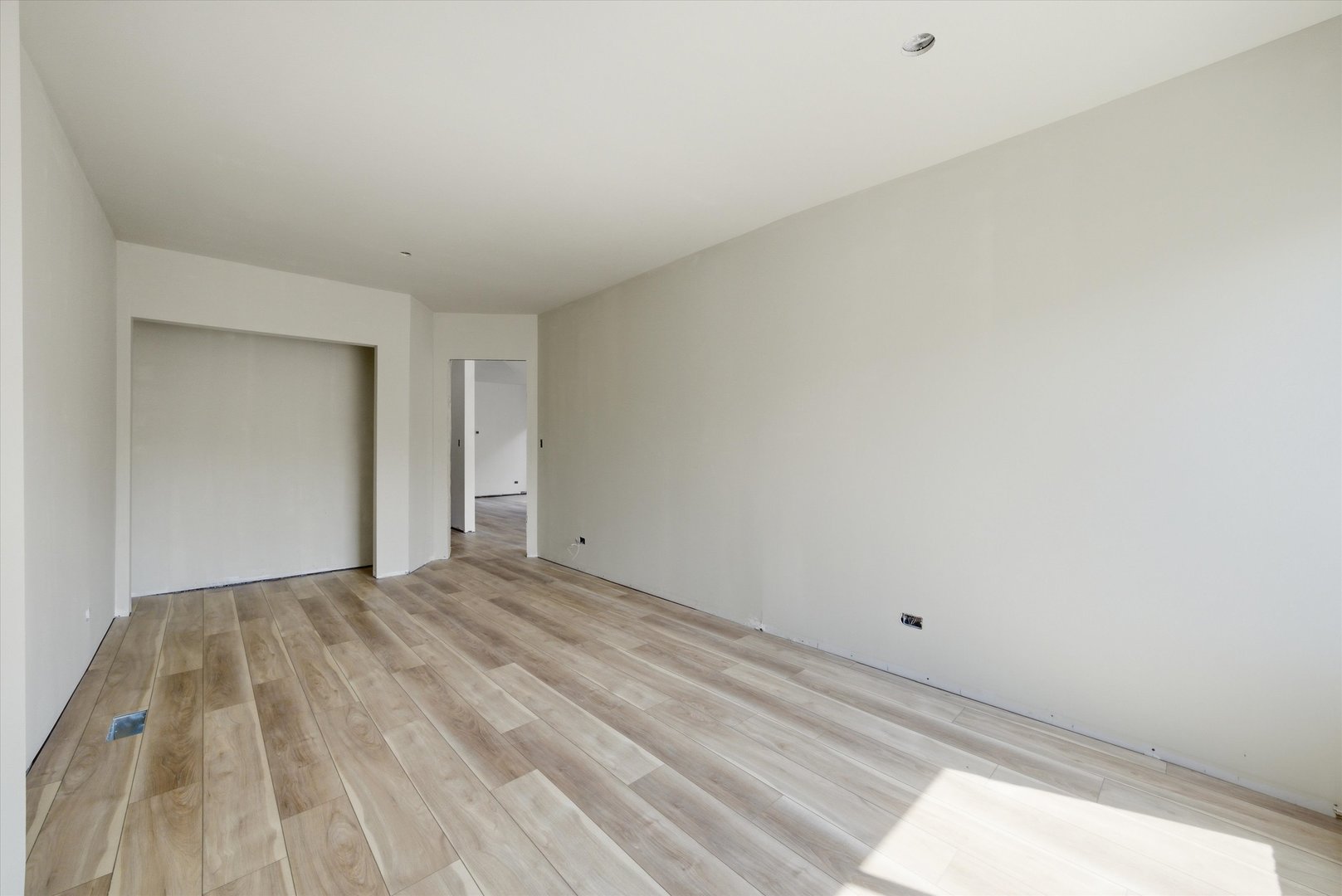 8016 South Perry Avenue Chicago IL 60620