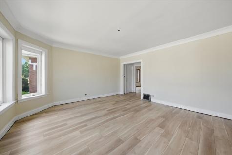 8016 South Perry Avenue Chicago IL 60620