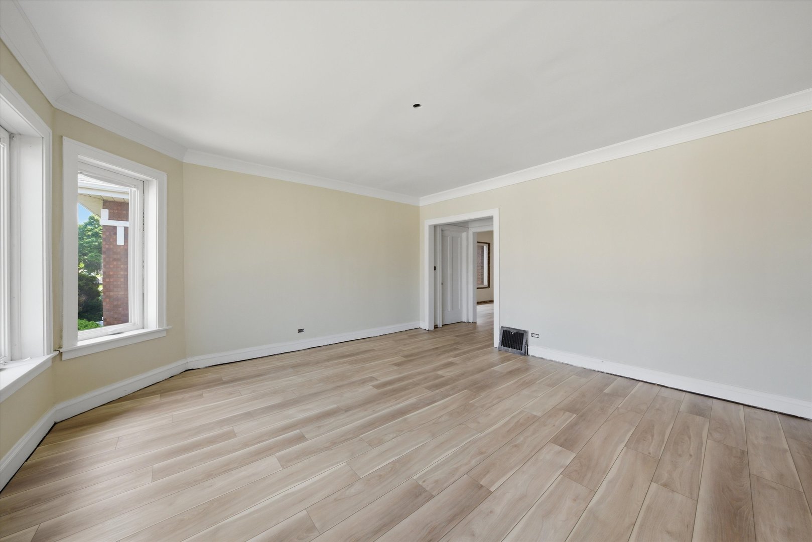 8016 South Perry Avenue Chicago IL 60620