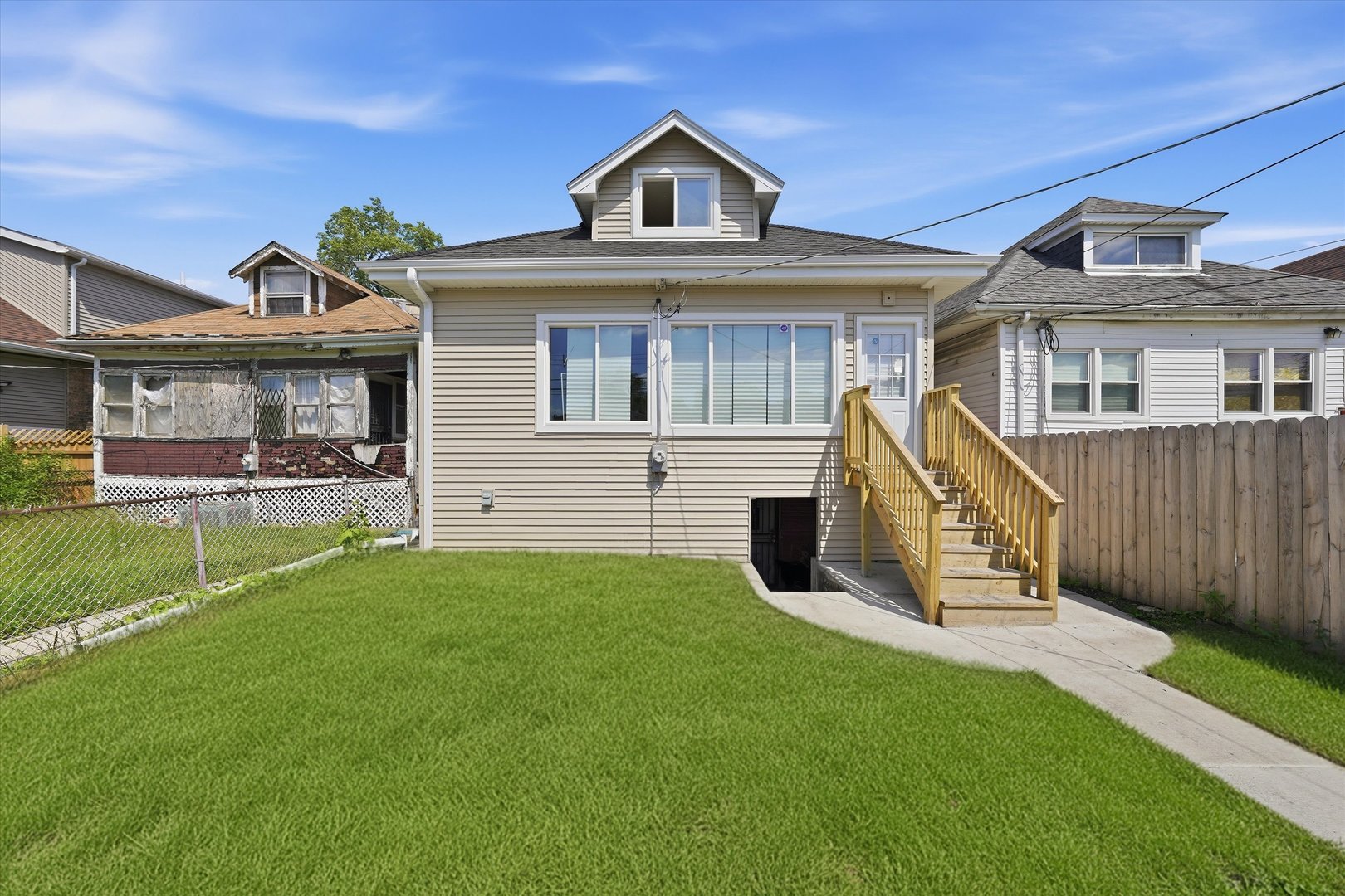8016 South Perry Avenue Chicago IL 60620