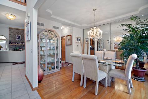 321 Royal Oak Drive Steger IL 60475