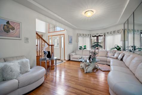 321 Royal Oak Drive Steger IL 60475