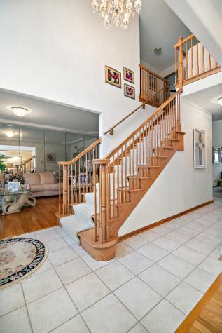 321 Royal Oak Drive Steger IL 60475