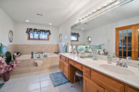 321 Royal Oak Drive Steger IL 60475