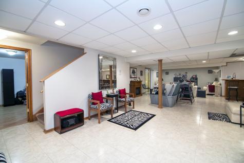 321 Royal Oak Drive Steger IL 60475