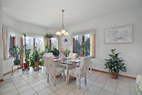 321 Royal Oak Drive Steger IL 60475