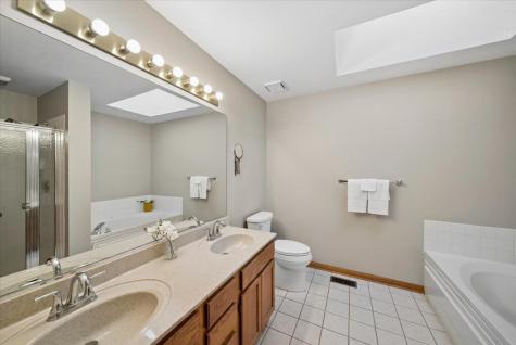 3195 Village Green Drive Aurora IL 60504