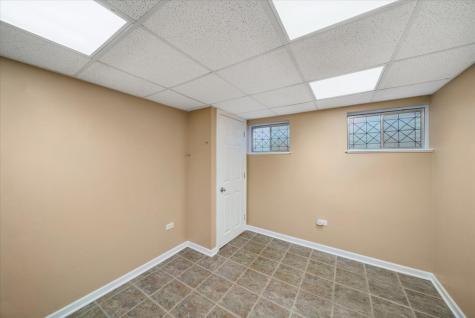 3195 Village Green Drive Aurora IL 60504