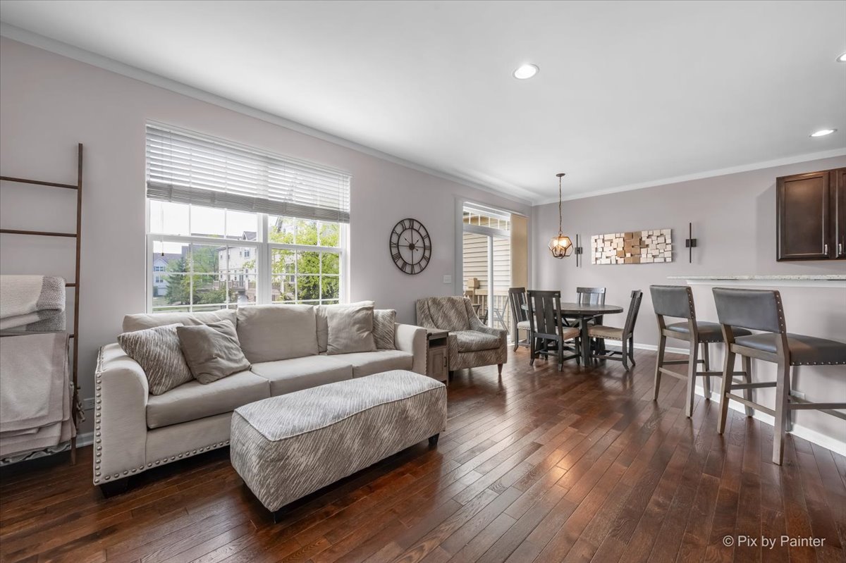 272 Bennett Drive Carol Stream IL 60188