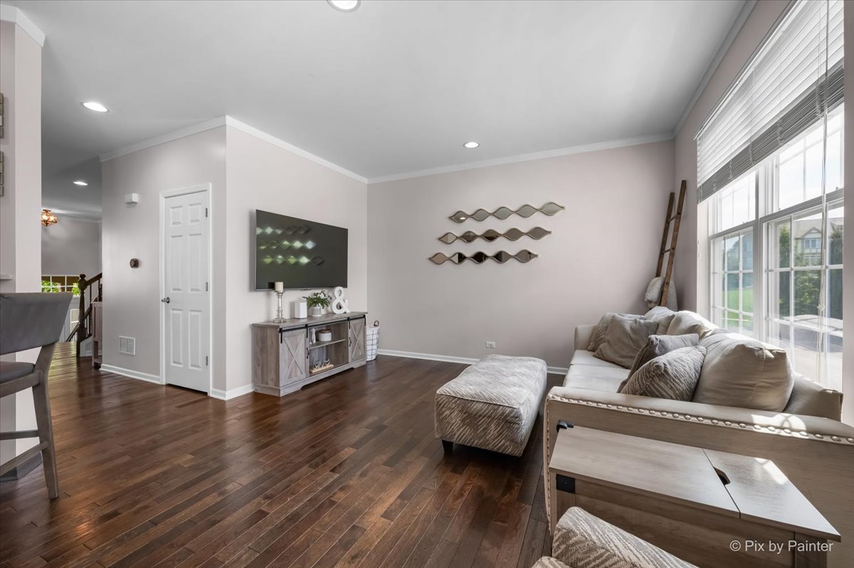 272 Bennett Drive Carol Stream IL 60188