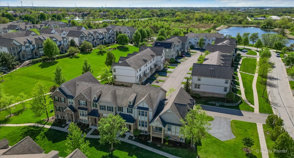 272 Bennett Drive Carol Stream IL 60188