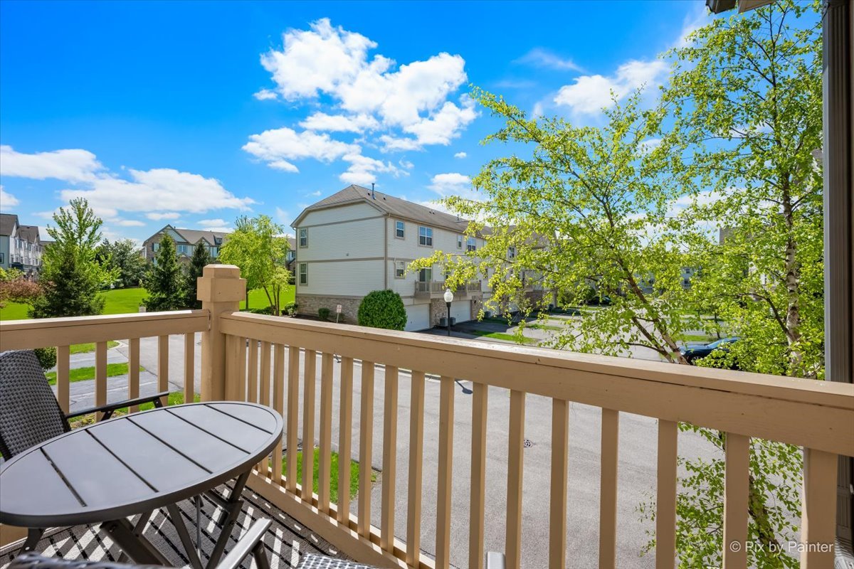 272 Bennett Drive Carol Stream IL 60188