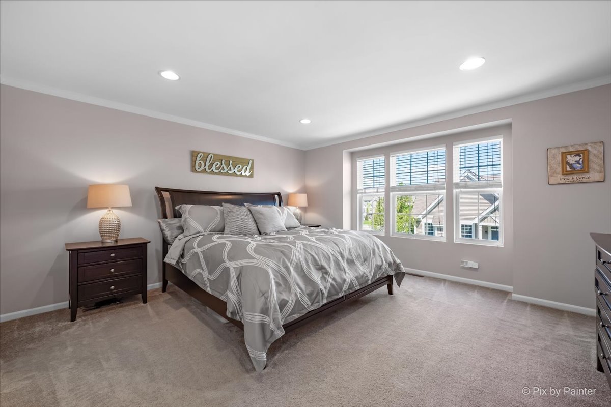 272 Bennett Drive Carol Stream IL 60188