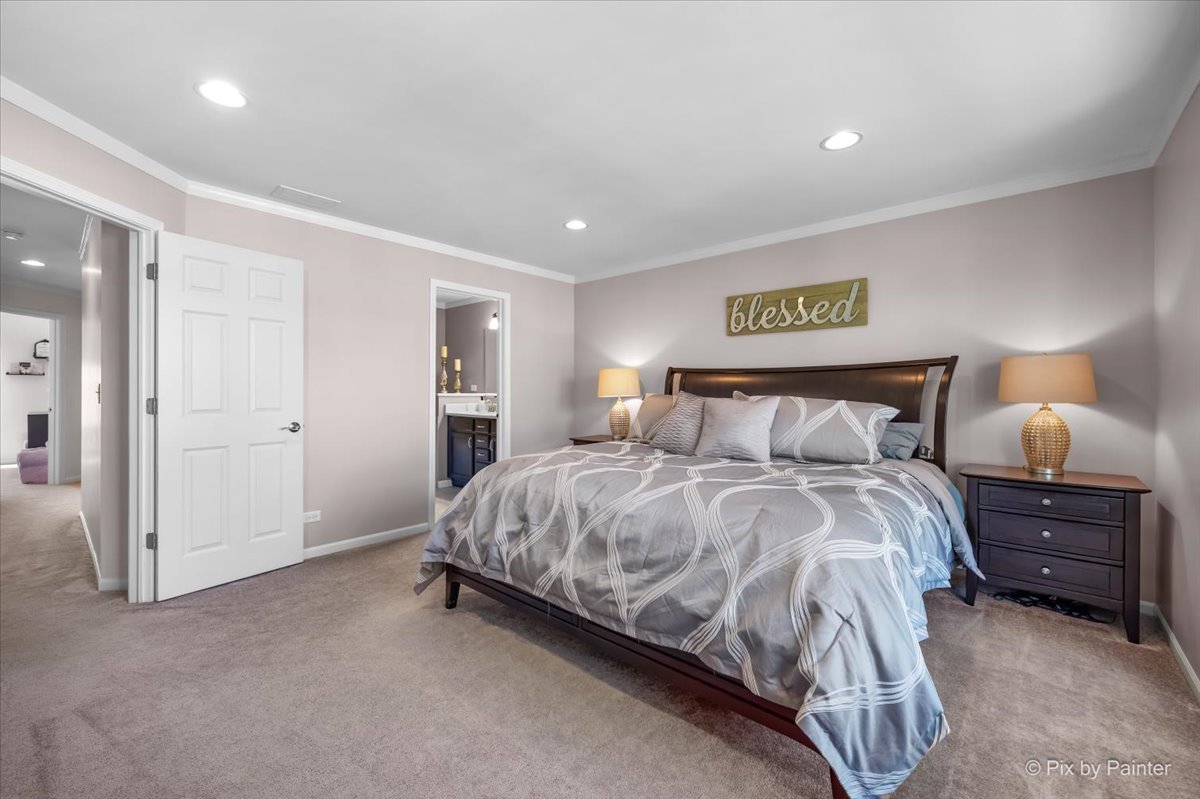272 Bennett Drive Carol Stream IL 60188