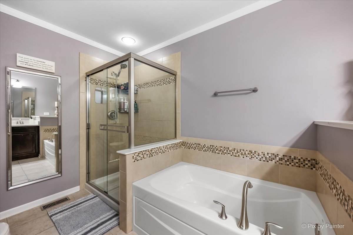 272 Bennett Drive Carol Stream IL 60188