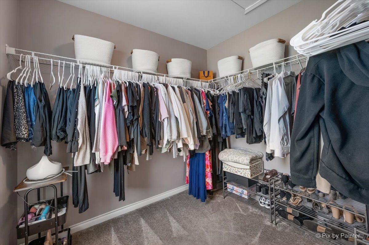 272 Bennett Drive Carol Stream IL 60188