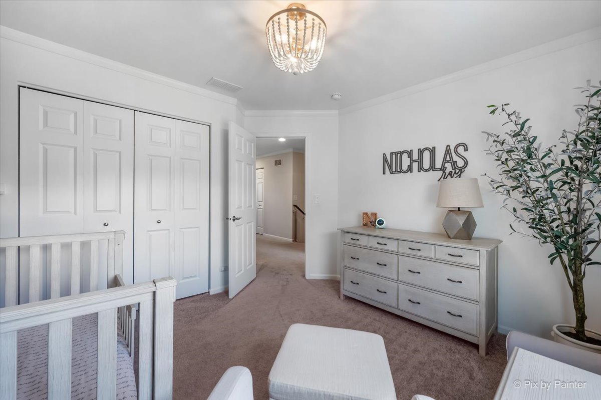 272 Bennett Drive Carol Stream IL 60188