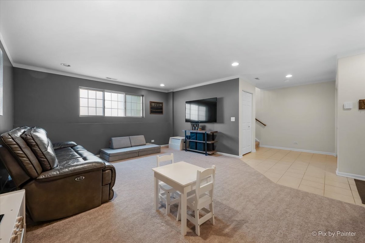 272 Bennett Drive Carol Stream IL 60188