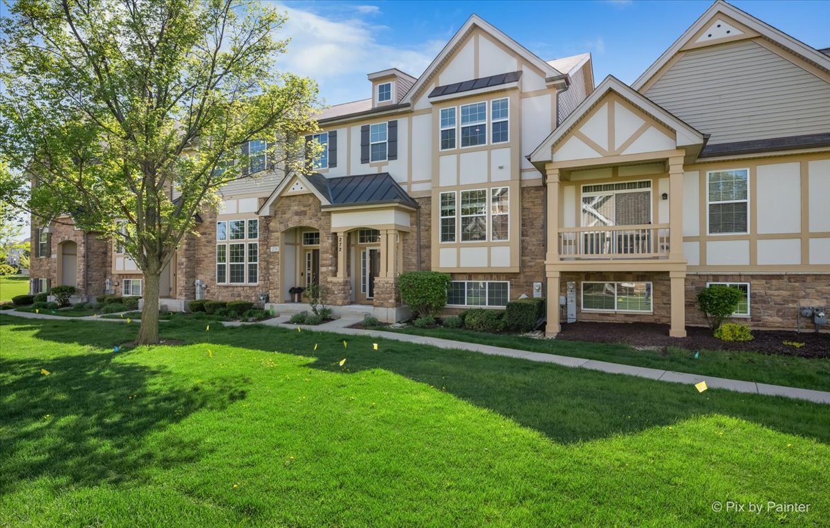 272 Bennett Drive Carol Stream IL 60188