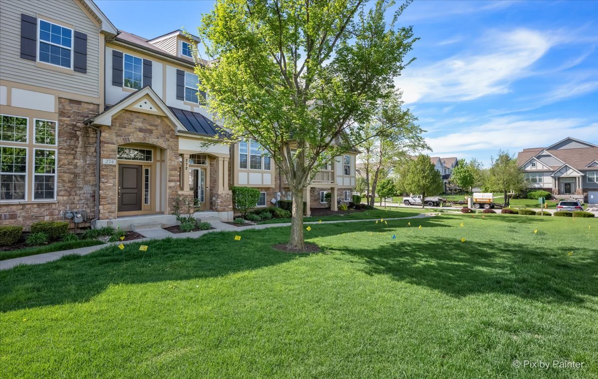 272 Bennett Drive Carol Stream IL 60188