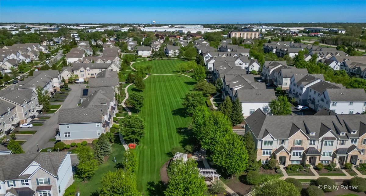 272 Bennett Drive Carol Stream IL 60188
