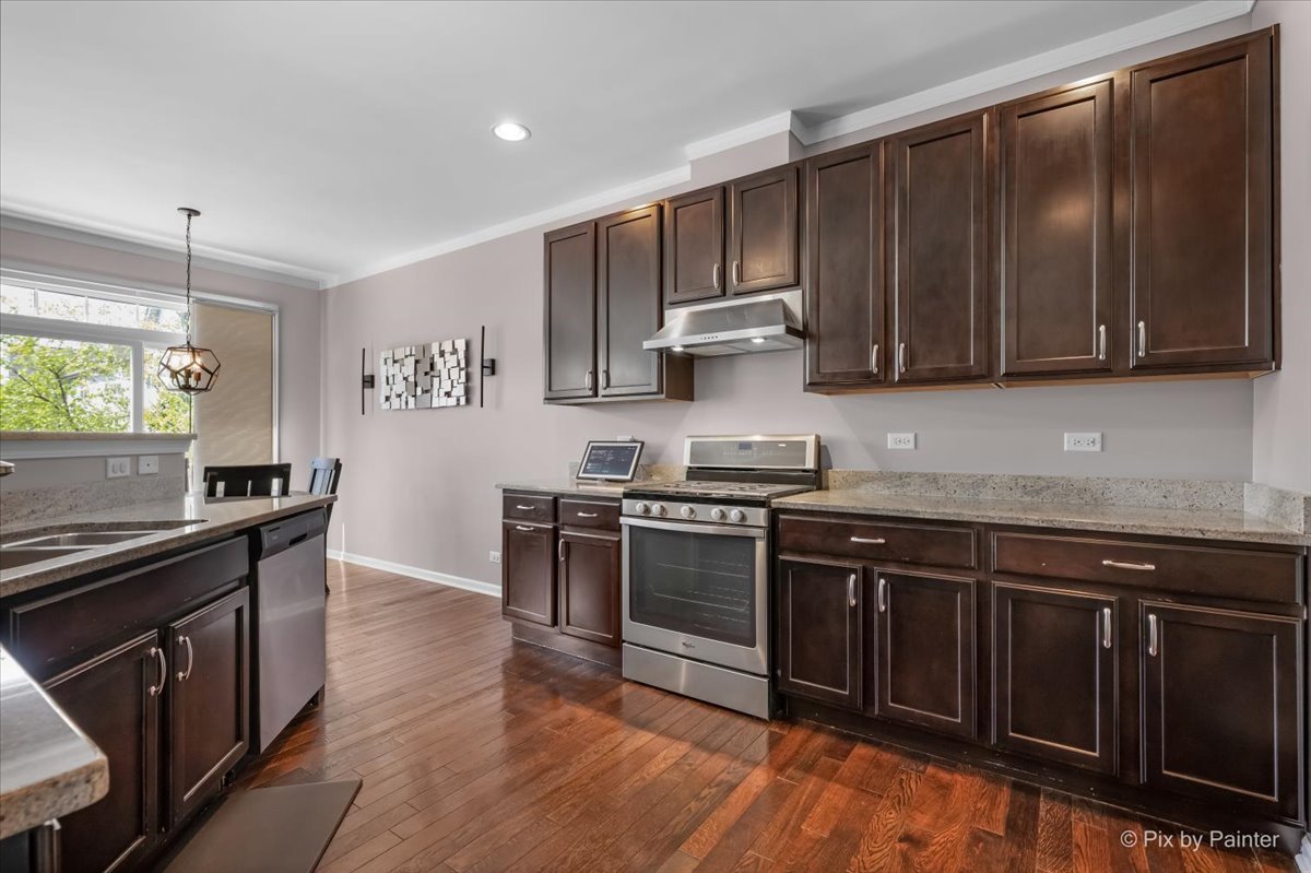 272 Bennett Drive Carol Stream IL 60188